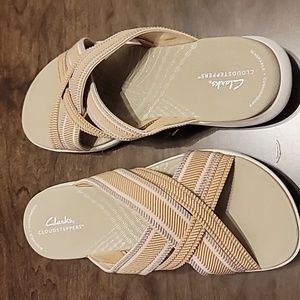 Clark Cloudstepper Slide on Sandals